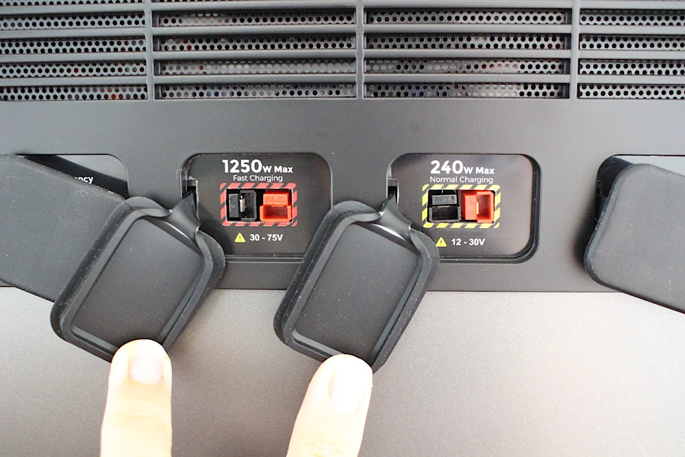 ついに】最新ポータブル電源ElecHiveをレビュー。外観、使い方、詳しく